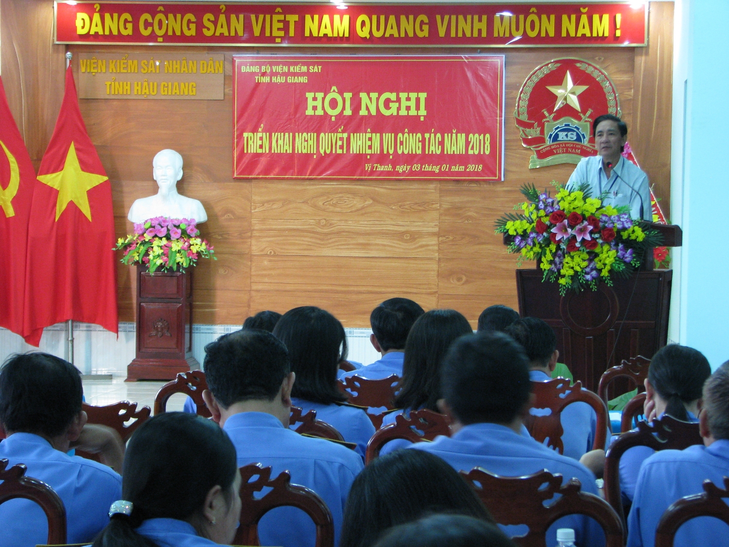 Đ/c Huỳnh Văn Phước - Phó bí thư Đảng ủy khối các cơ quan tỉnh phát biểu chỉ đạo tại Hội Nghị